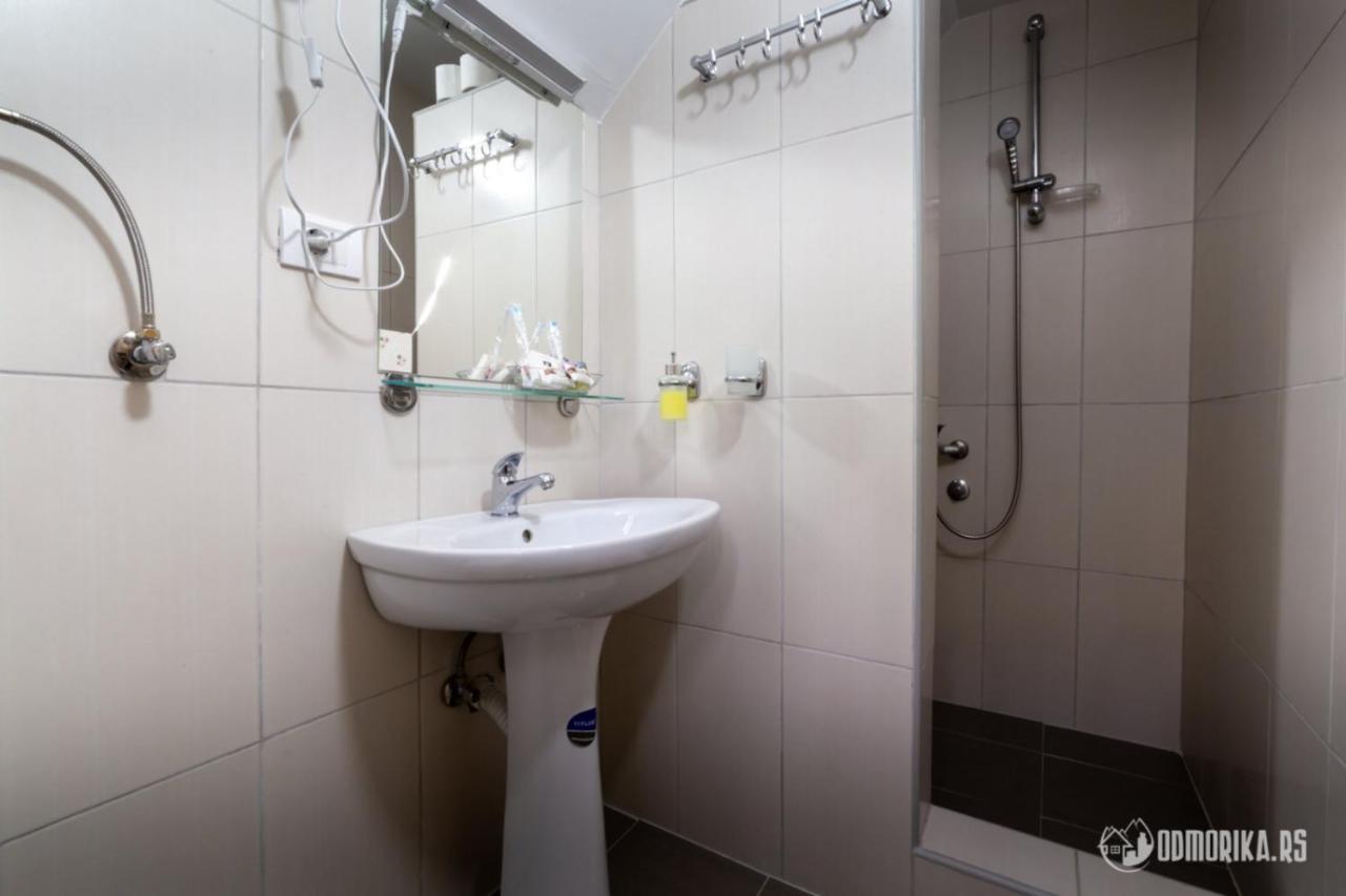 Apartmani Nina S Bajina Basta Exterior foto